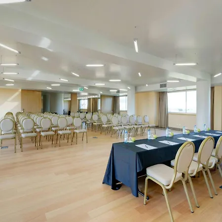Tryp By Wyndham Porto Expo Hotel-3